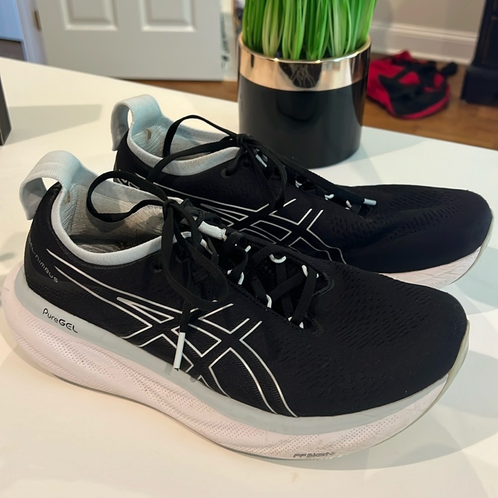 Women’s gel, Nimbus, a six running shoe